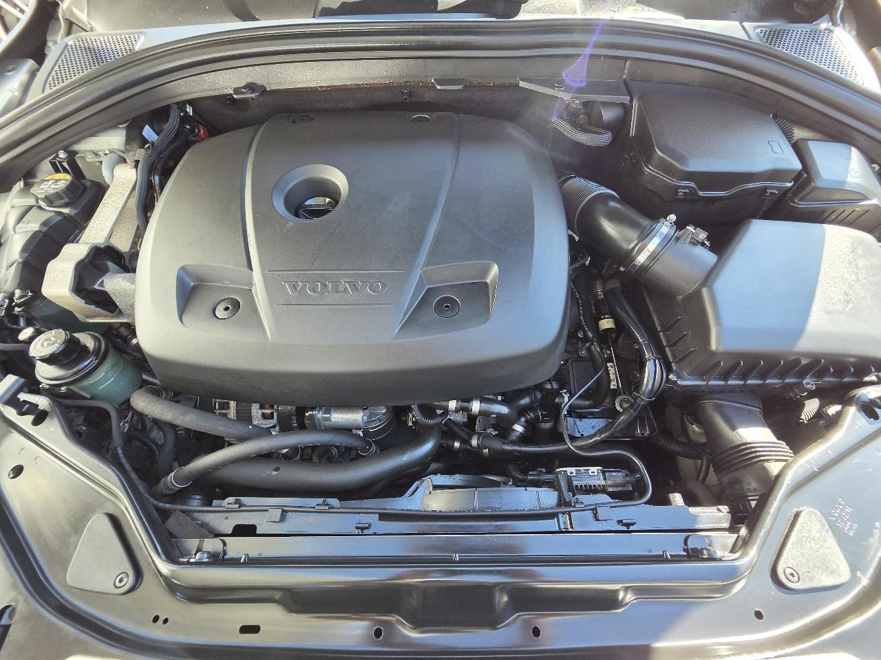 Volvo XC60 photo 9