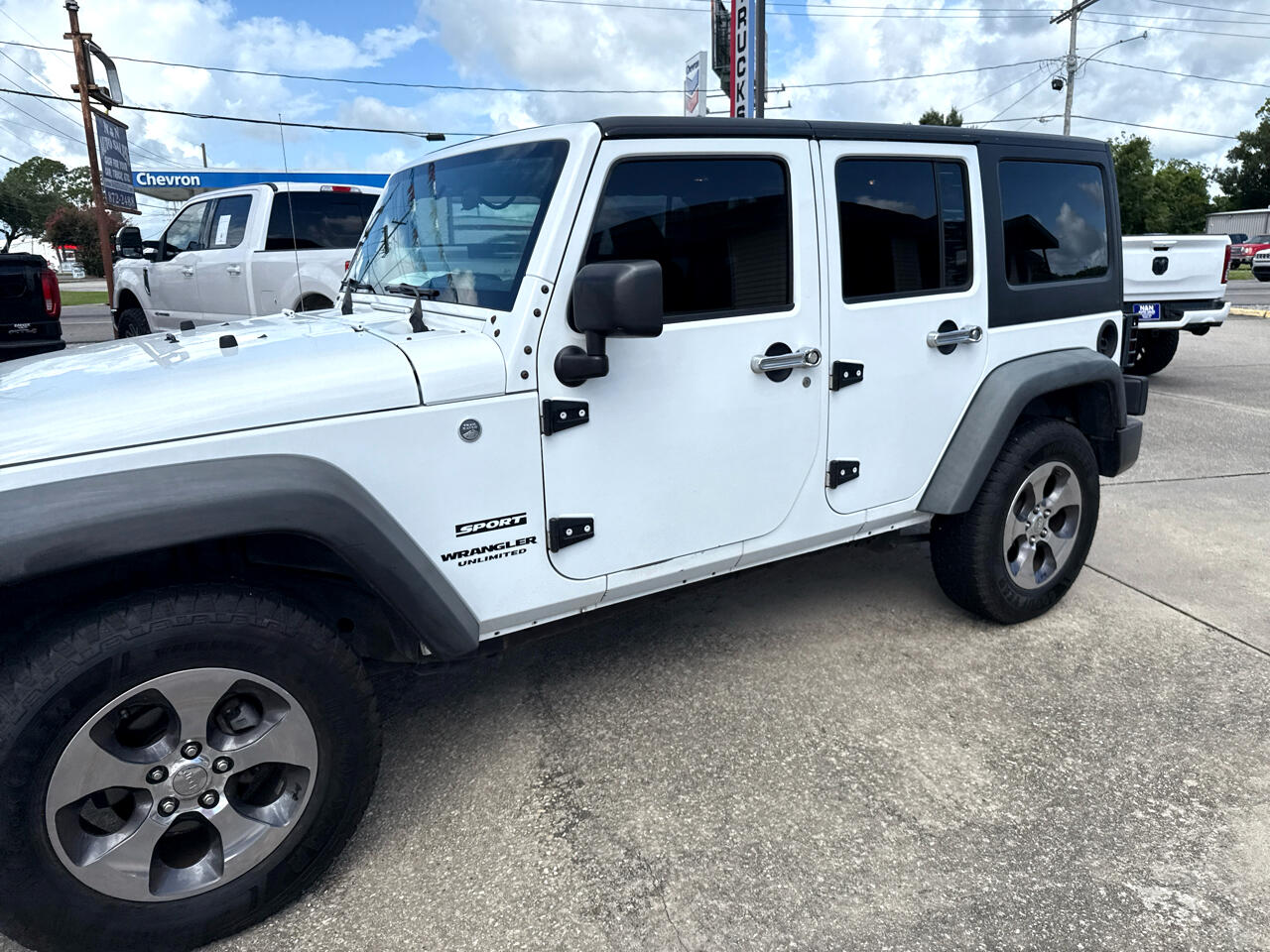 2016 Jeep Wrangler Unlimited Sport photo 4
