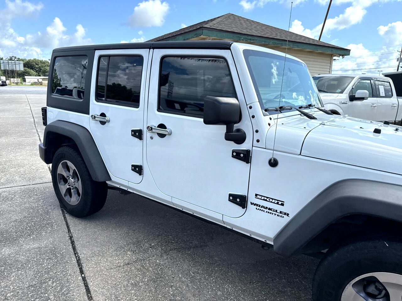 2016 Jeep Wrangler Unlimited Sport photo 10