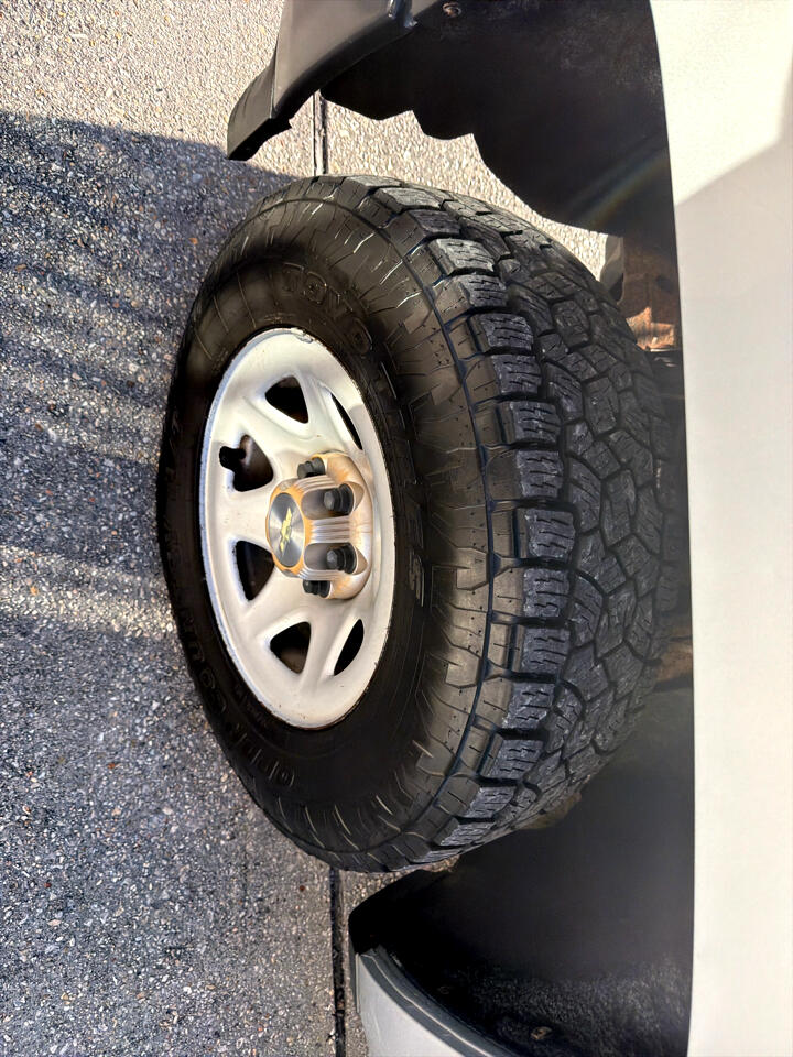 Chevrolet Silverado 1500 2WD Reg Cab 140" Work Truck 2015