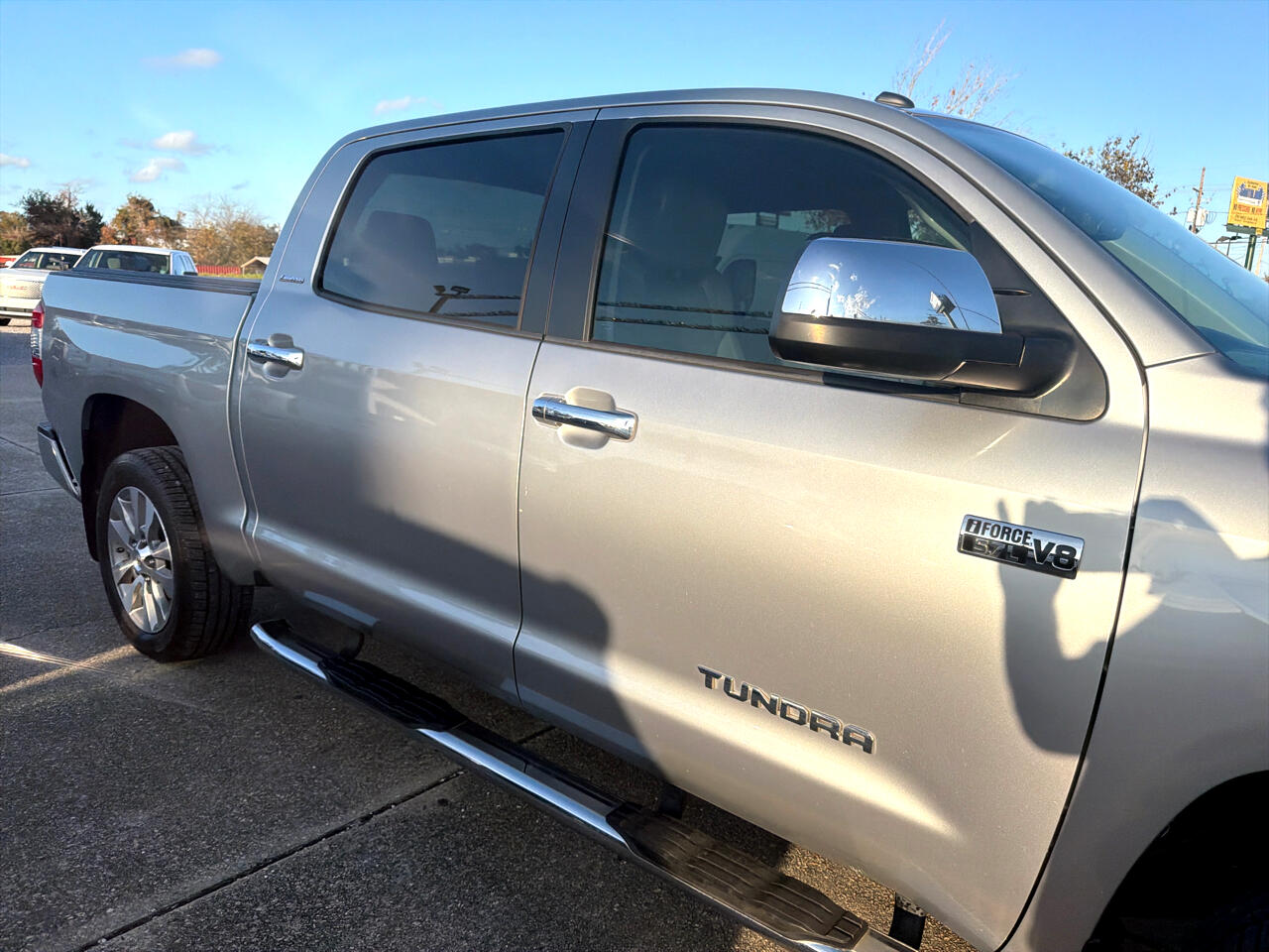 Toyota Tundra Limited 5.7L FFV CrewMax 4WD 2017
