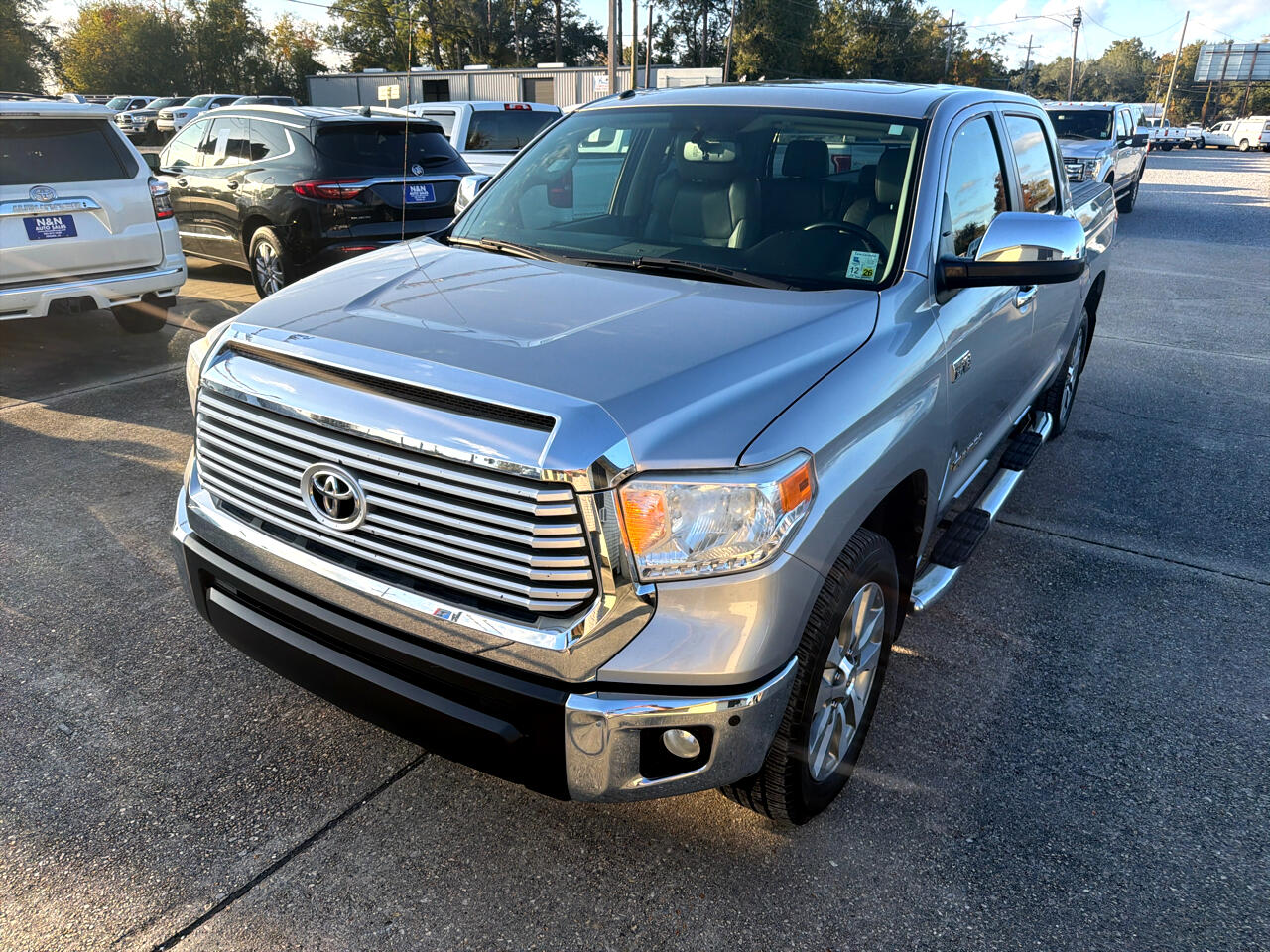 Toyota Tundra Limited 5.7L FFV CrewMax 4WD 2017