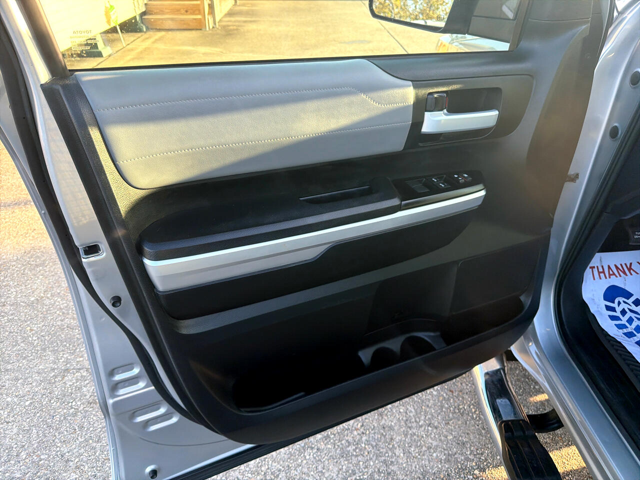 Toyota Tundra Limited 5.7L FFV CrewMax 4WD 2017