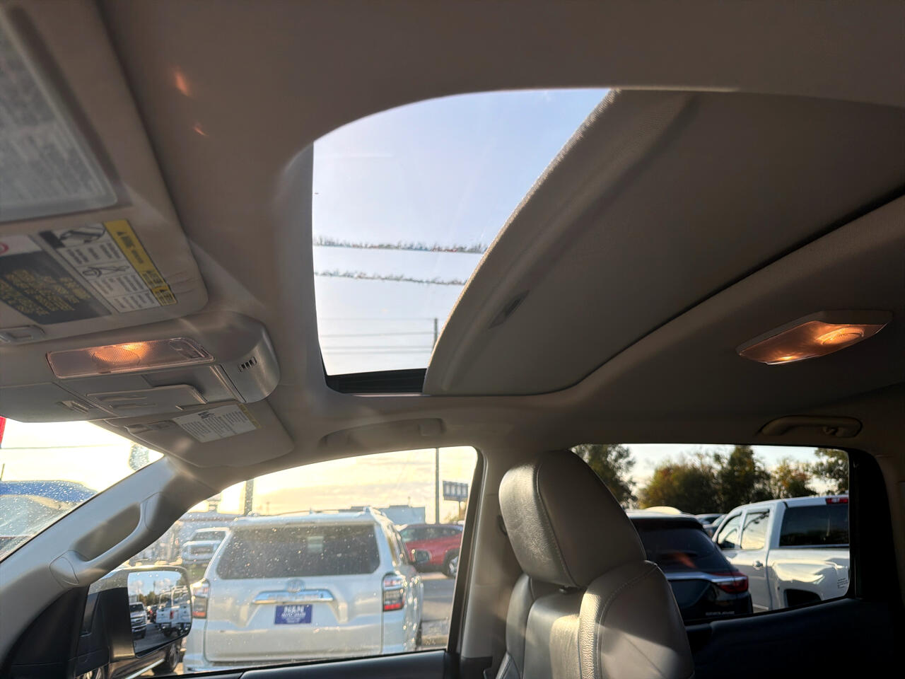 Toyota Tundra Limited 5.7L FFV CrewMax 4WD 2017