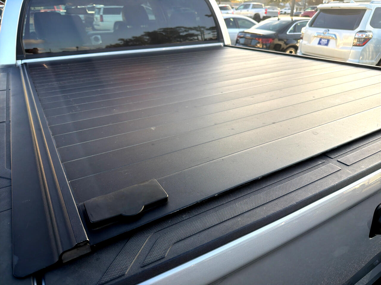 Toyota Tundra Limited 5.7L FFV CrewMax 4WD 2017