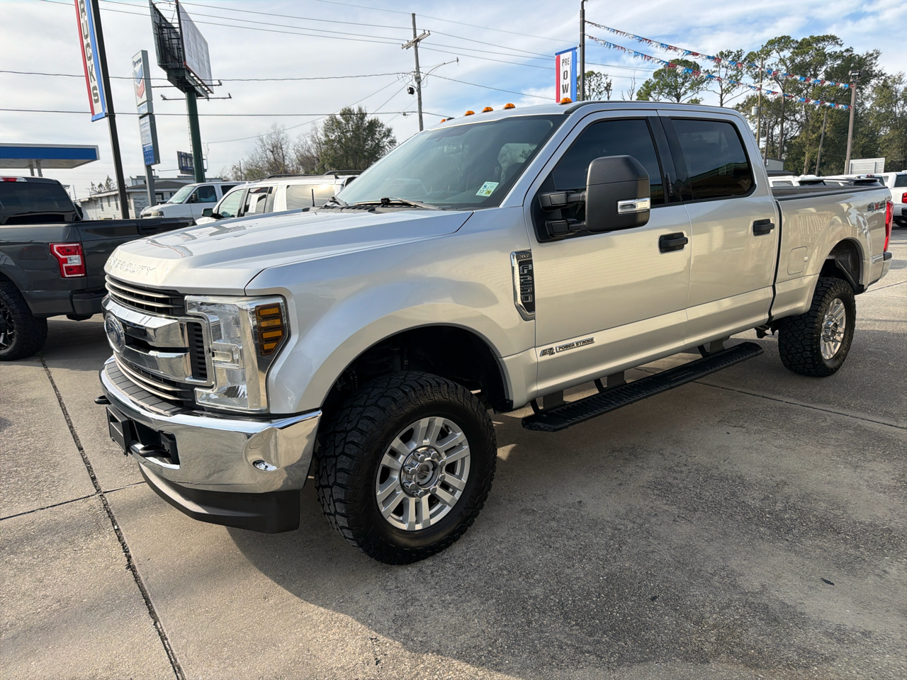 Ford F-250 SD XLT Crew Cab 4WD 2019