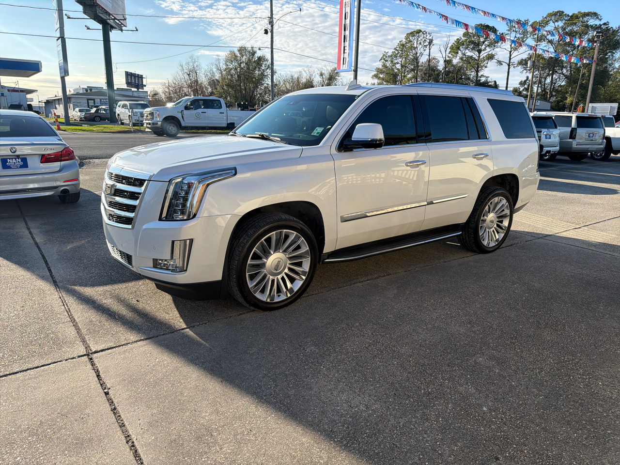 Cadillac Escalade Luxury 2WD 2016