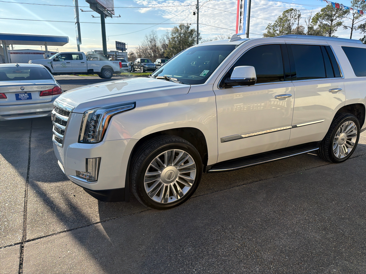 Cadillac Escalade Luxury 2WD 2016
