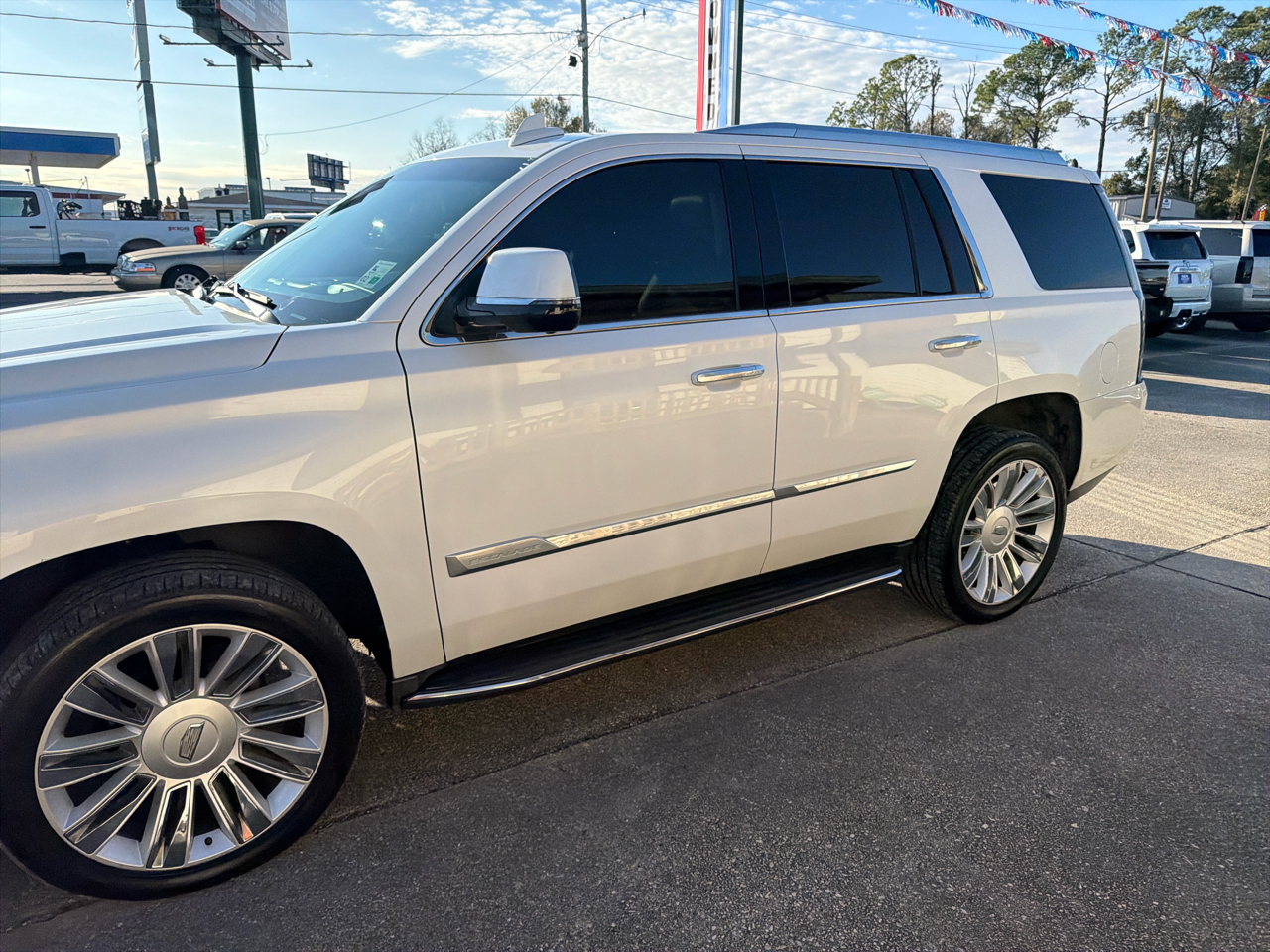 Cadillac Escalade Luxury 2WD 2016