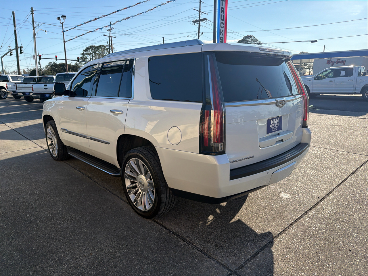 Cadillac Escalade Luxury 2WD 2016