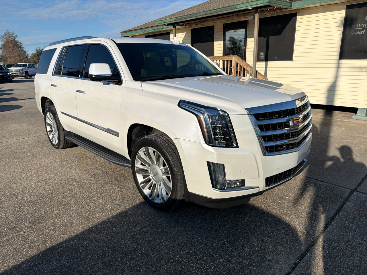 Cadillac Escalade Luxury 2WD 2016