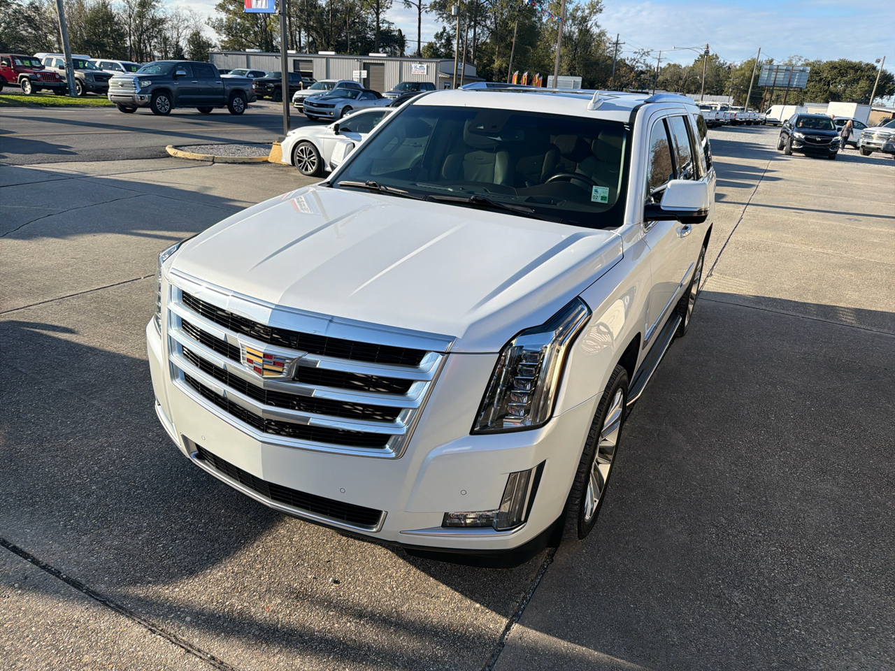 Cadillac Escalade Luxury 2WD 2016