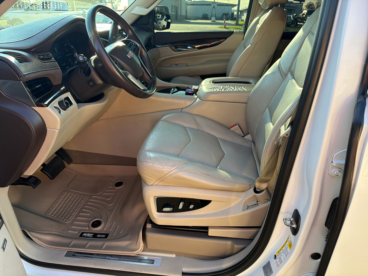 Cadillac Escalade Luxury 2WD 2016