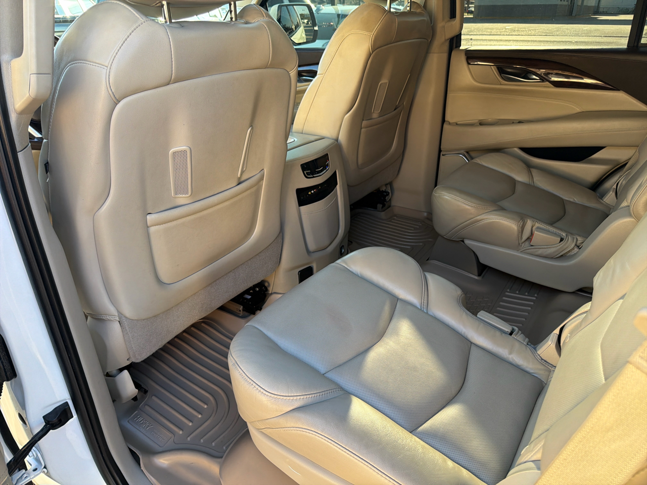 Cadillac Escalade Luxury 2WD 2016