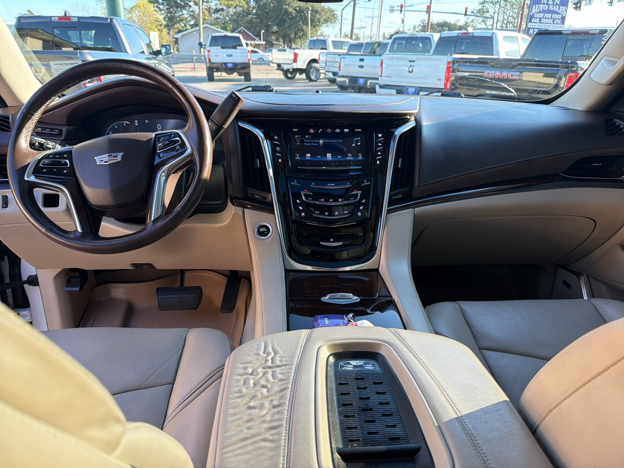 Cadillac Escalade Luxury 2WD 2016