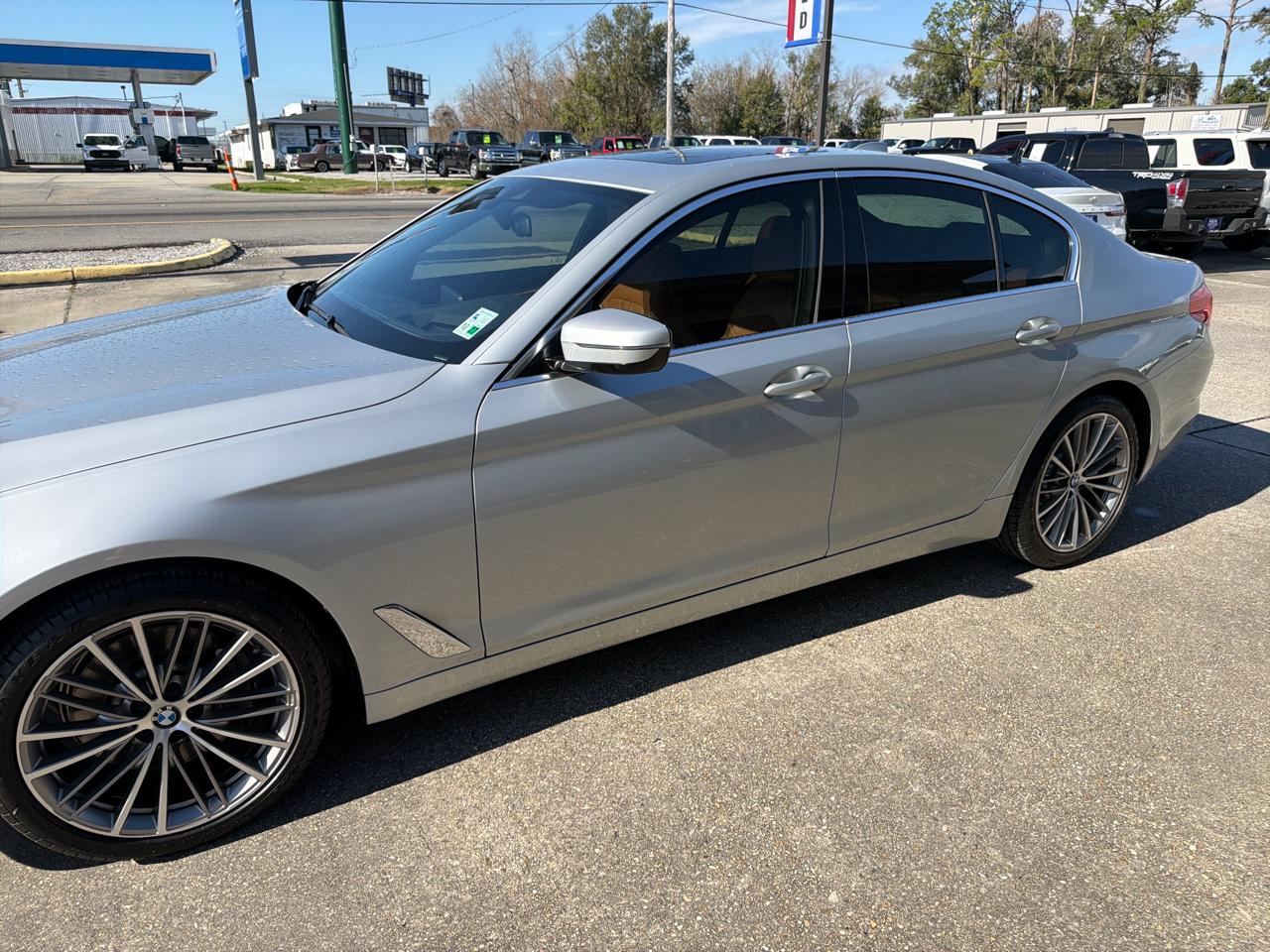 BMW 5-Series 530i 2019