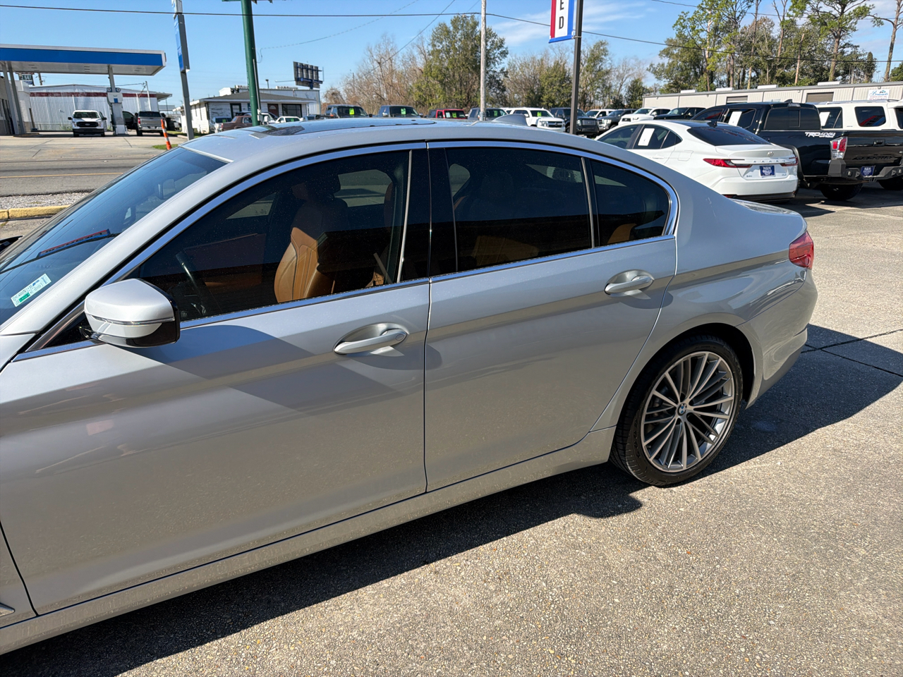 BMW 5-Series 530i 2019