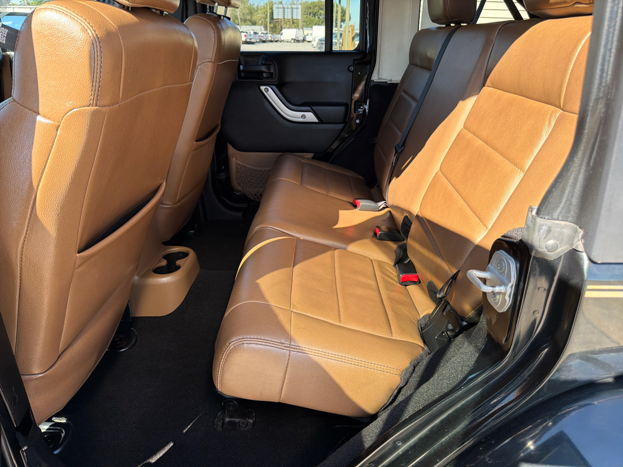 Jeep Wrangler Unlimited Sahara 4WD 2012