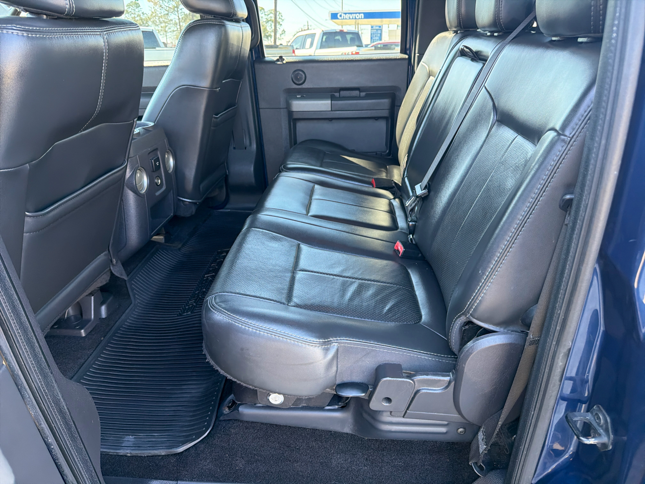 Ford F-250 SD Lariat Crew Cab 4WD 2011