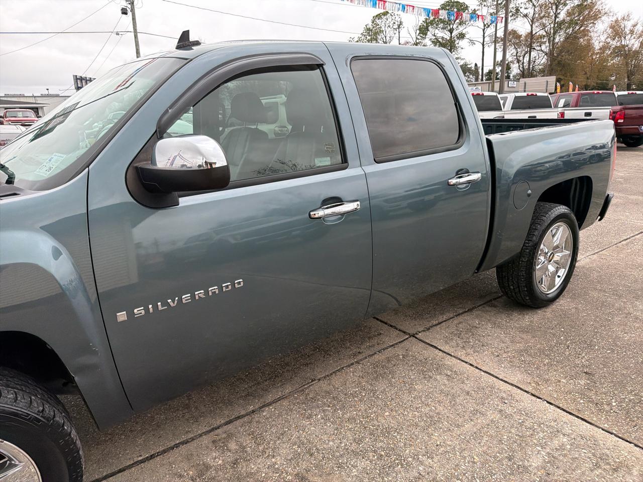 Chevrolet Silverado 1500 1LT Crew Cab 2WD 2009