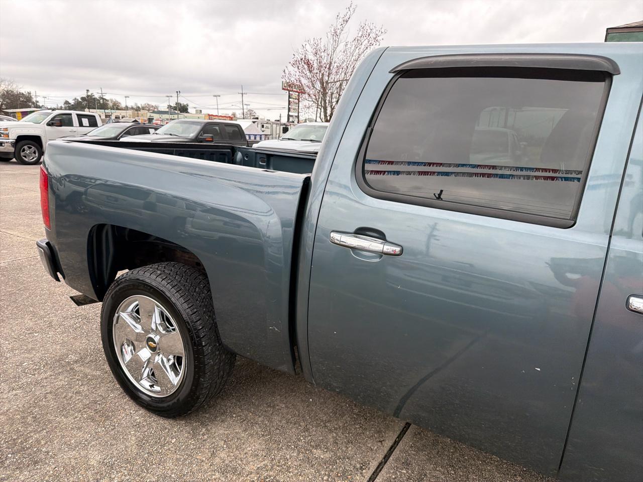 Chevrolet Silverado 1500 1LT Crew Cab 2WD 2009