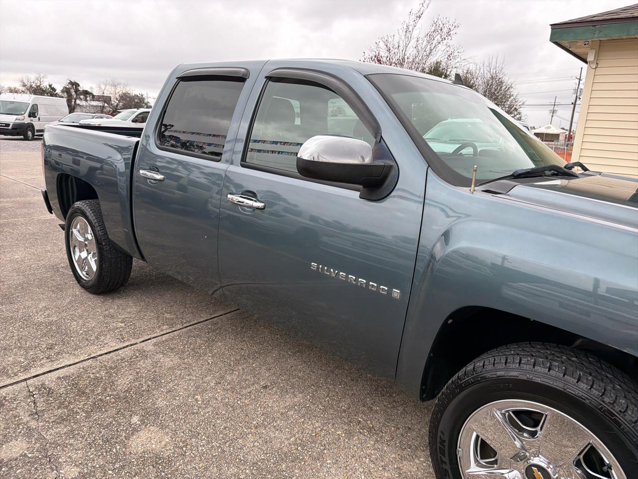 Chevrolet Silverado 1500 1LT Crew Cab 2WD 2009