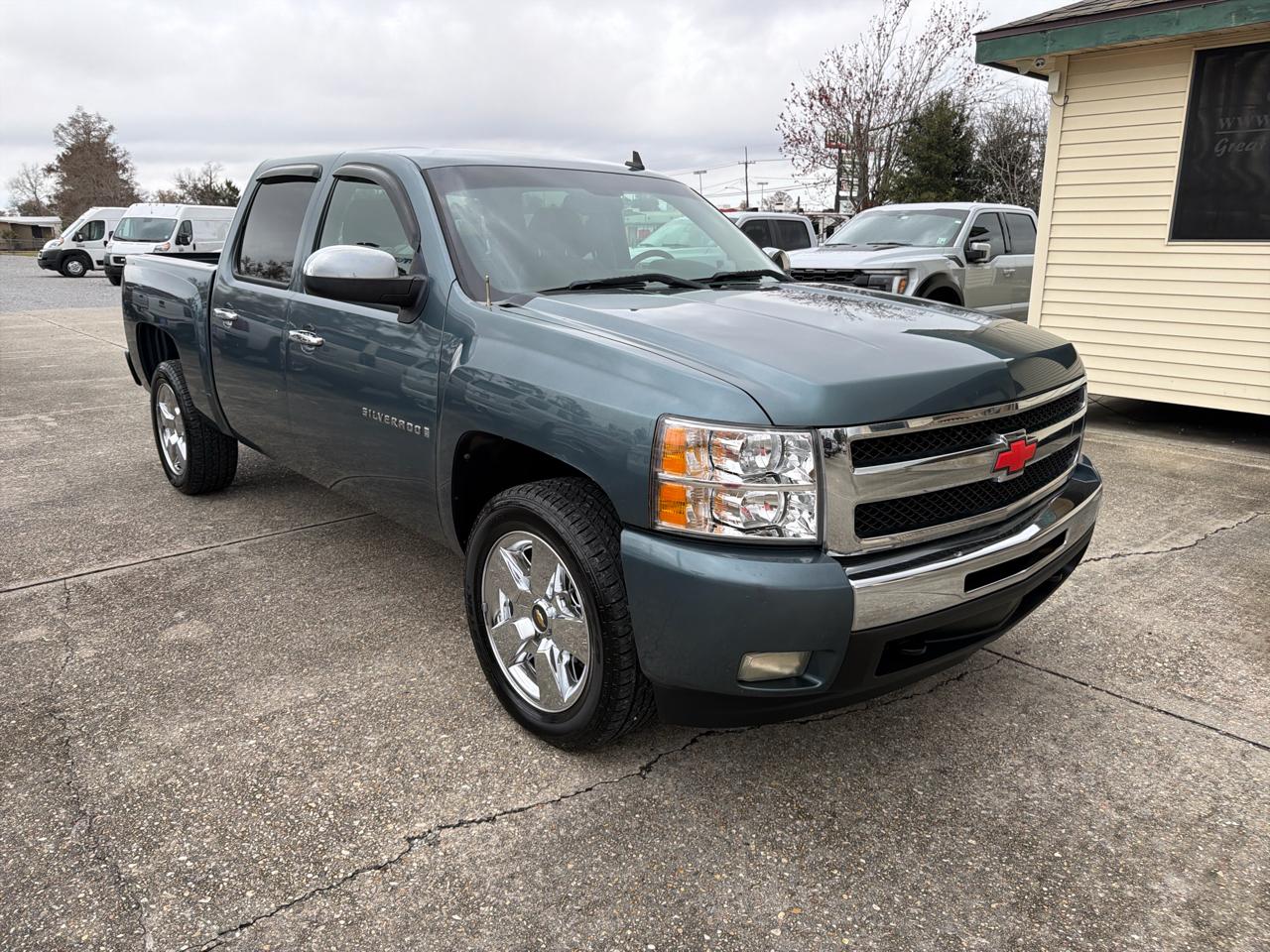 Chevrolet Silverado 1500 1LT Crew Cab 2WD 2009