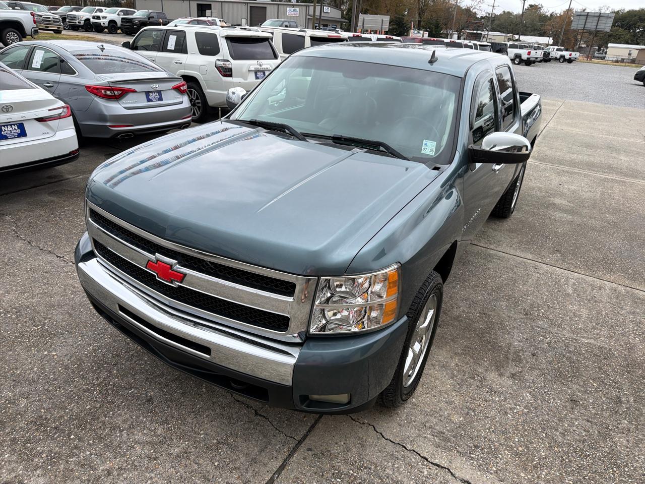 Chevrolet Silverado 1500 1LT Crew Cab 2WD 2009