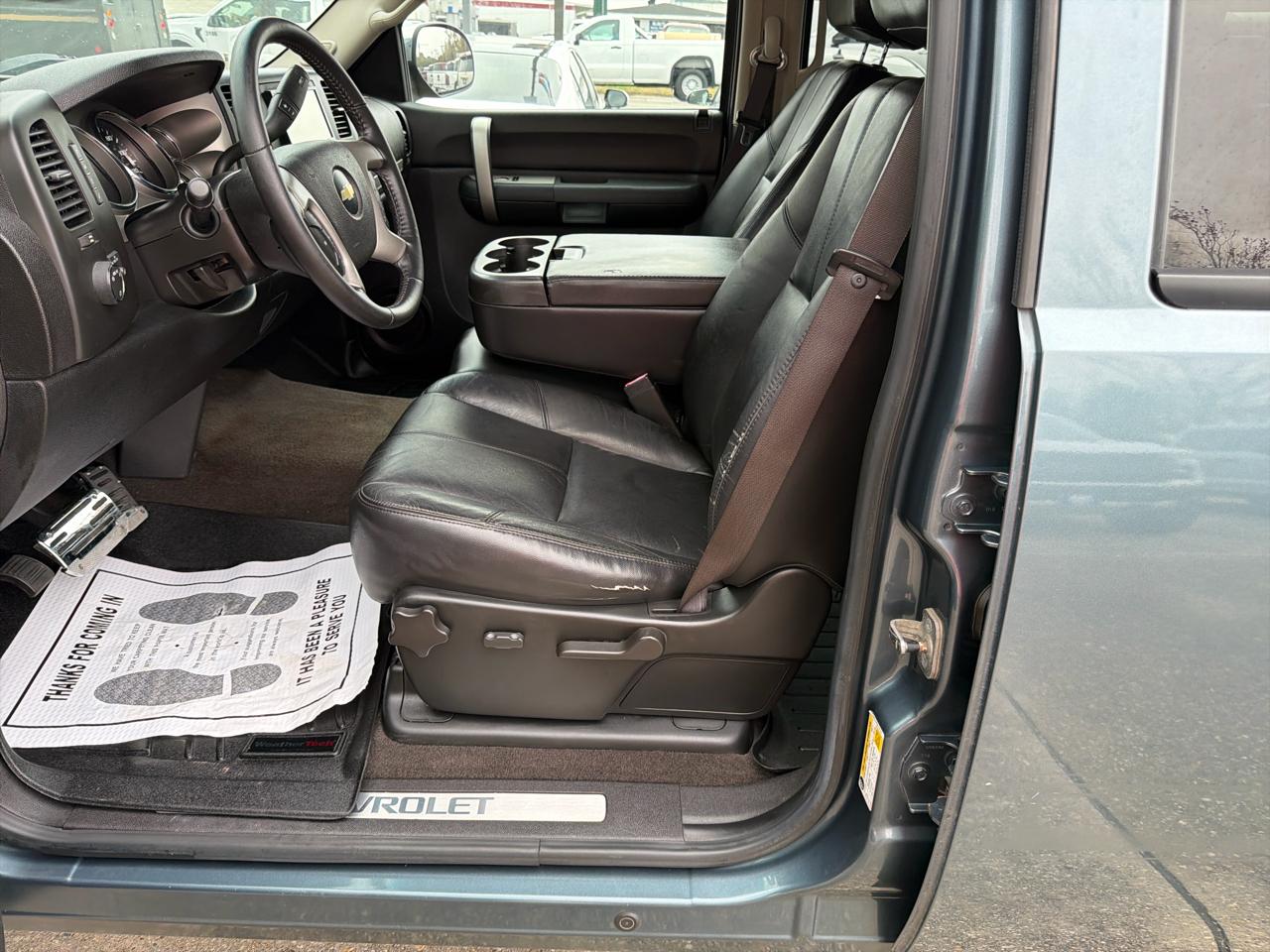 Chevrolet Silverado 1500 1LT Crew Cab 2WD 2009