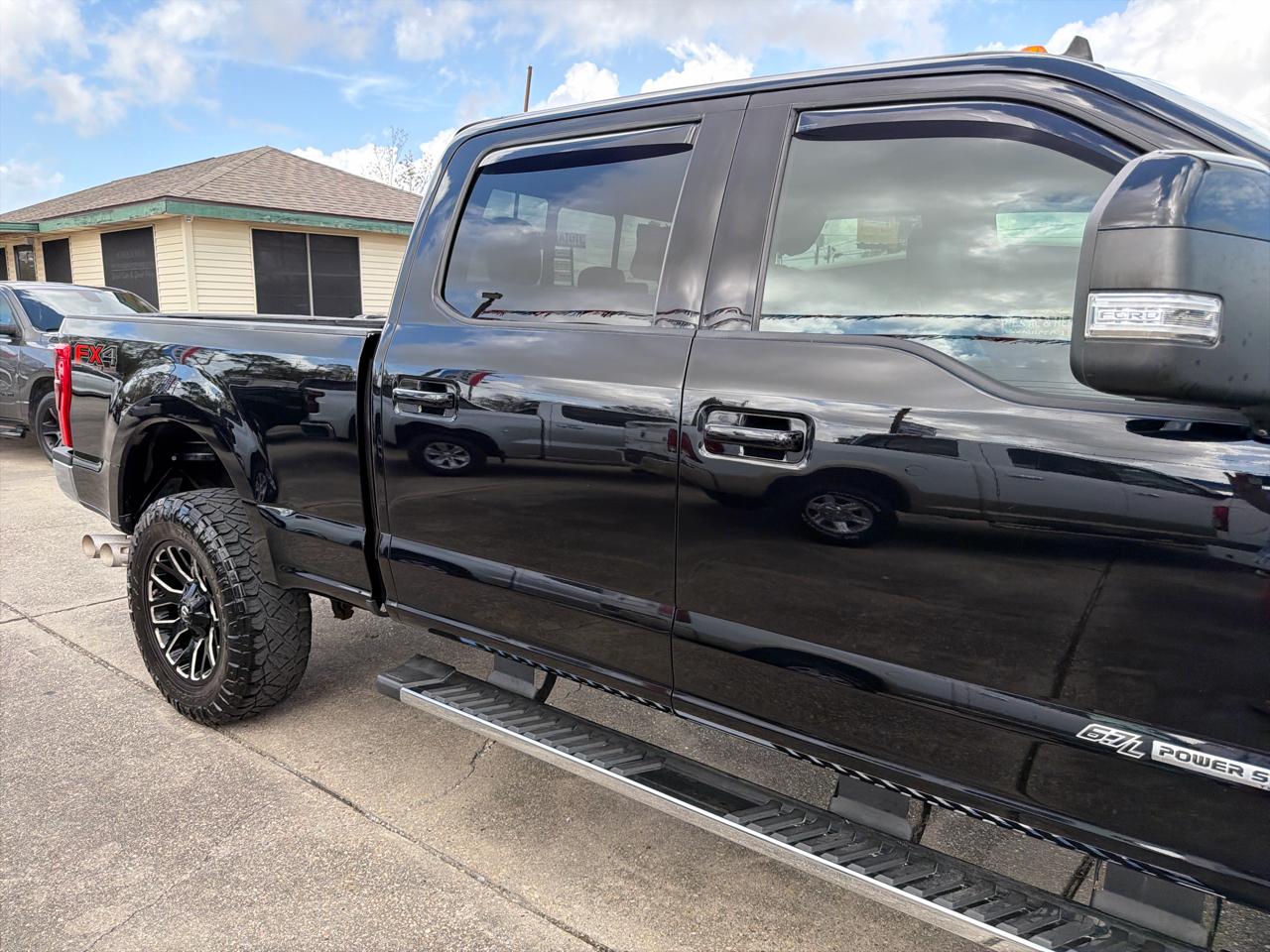 Ford F-250 SD Lariat Crew Cab 4WD 2019