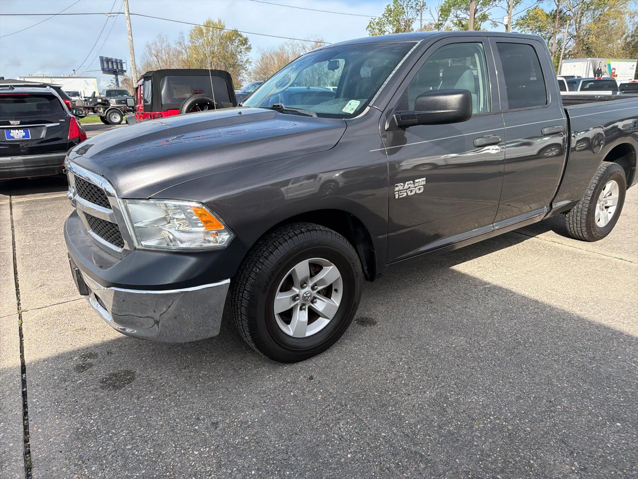 RAM 1500 Tradesman 4x2 Quad Cab 6'4" Box 2017