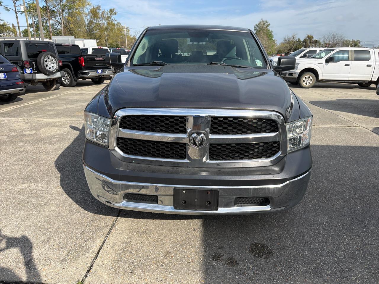 RAM 1500 Tradesman 4x2 Quad Cab 6'4" Box 2017