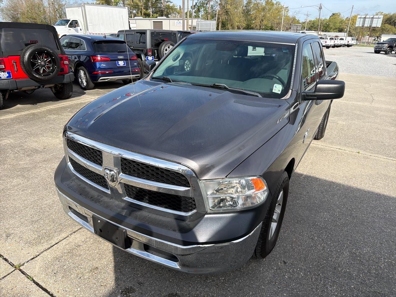 RAM 1500 Tradesman 4x2 Quad Cab 6'4" Box 2017