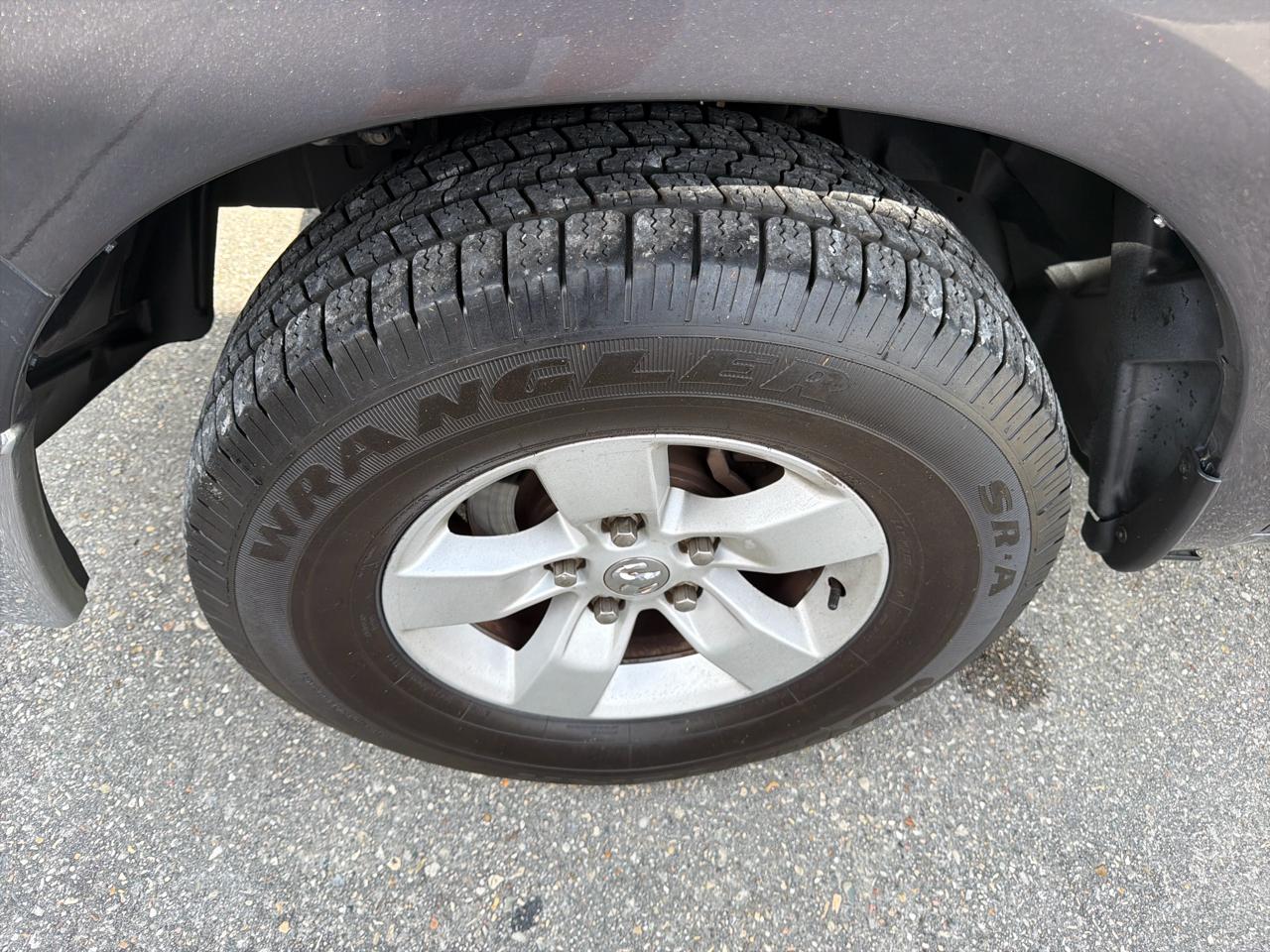 RAM 1500 Tradesman 4x2 Quad Cab 6'4" Box 2017