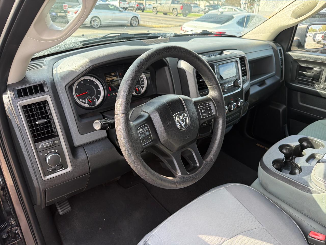 RAM 1500 Tradesman 4x2 Quad Cab 6'4" Box 2017