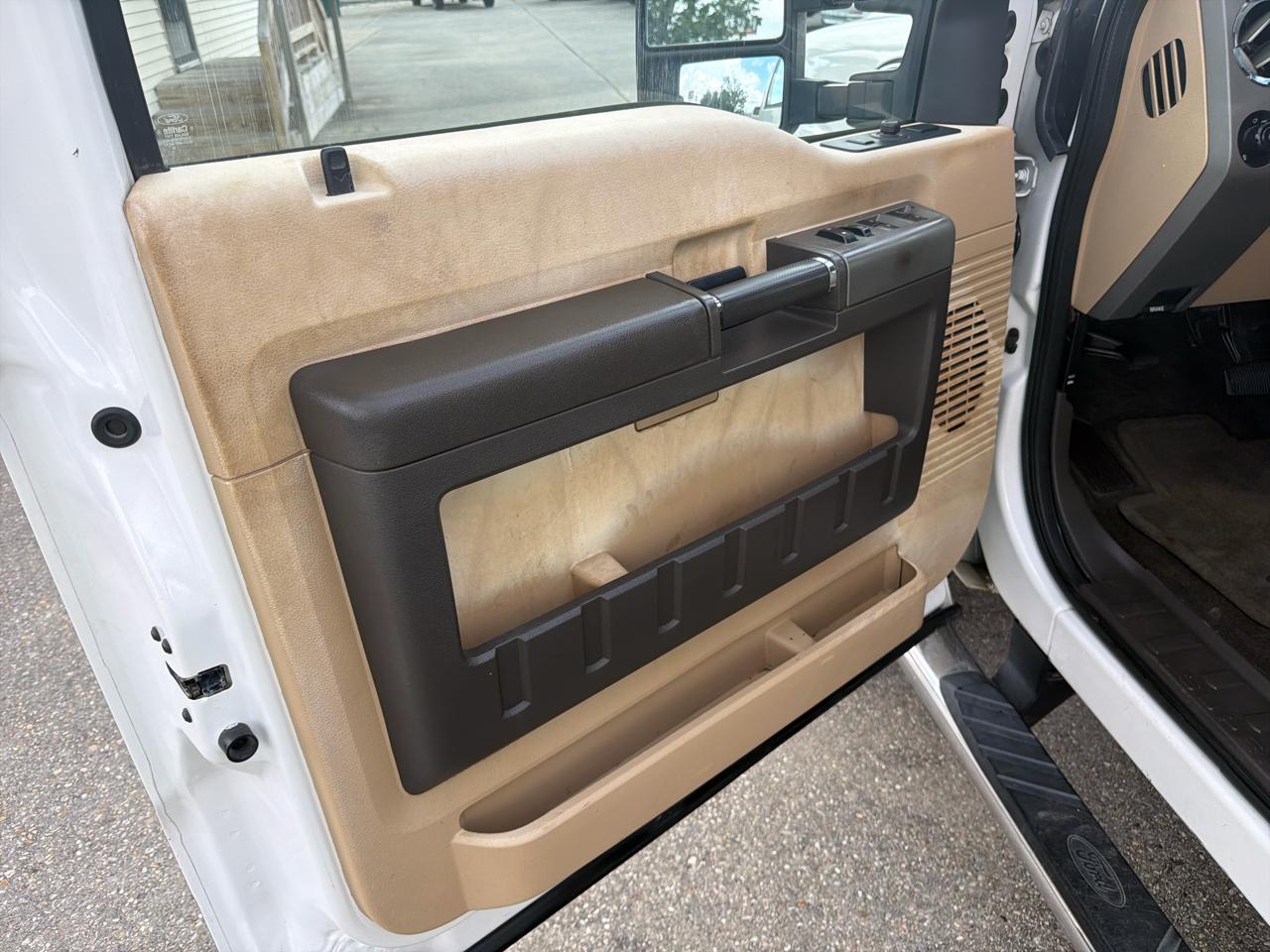 Ford F-250 SD Lariat Crew Cab 4WD 2012