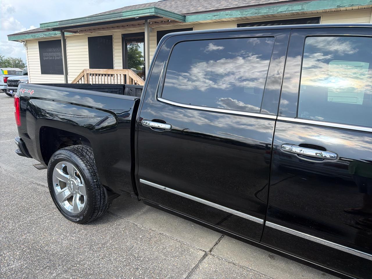 Chevrolet Silverado 1500 LTZ Crew Cab 4WD 2017