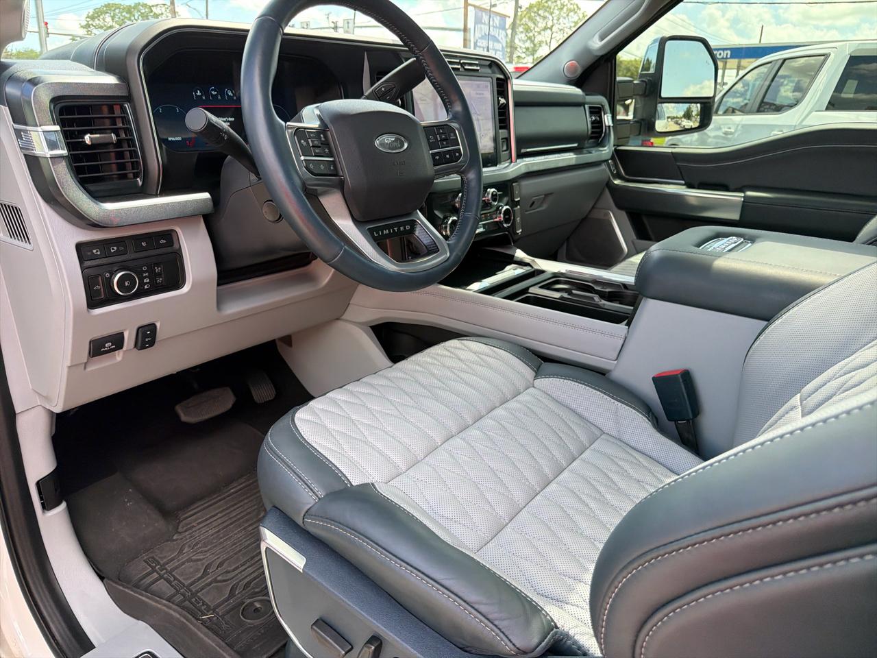 Ford F-250 SD Limited Crew Cab 4WD 2024