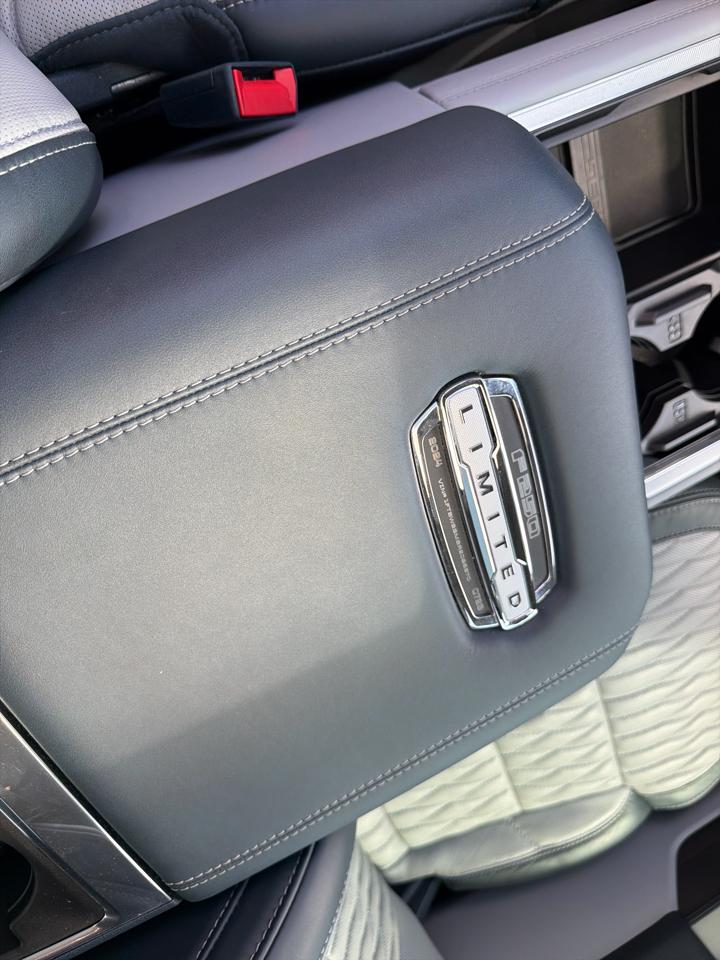 Ford F-250 SD Limited Crew Cab 4WD 2024