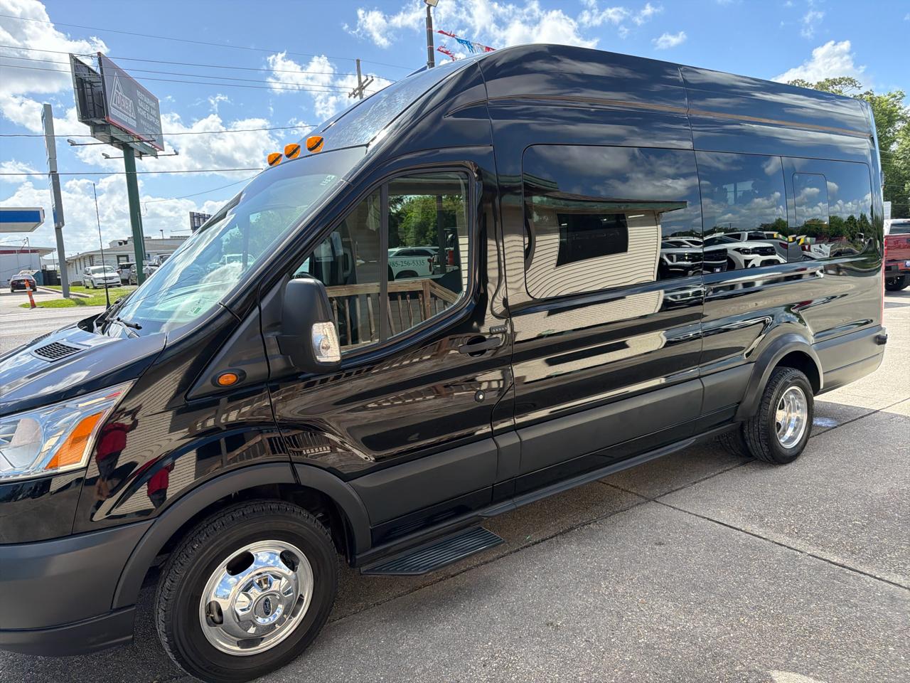 Ford Transit 350 Wagon HD High Roof XL Sliding Pass. 148 WB EL 2018