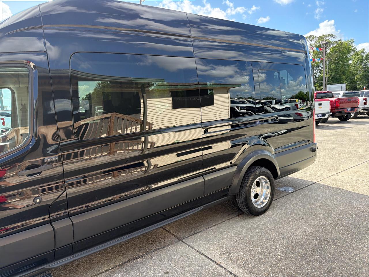 Ford Transit 350 Wagon HD High Roof XL Sliding Pass. 148 WB EL 2018