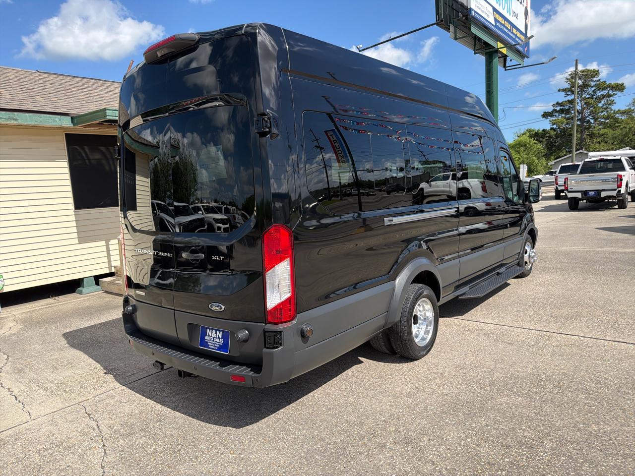 Ford Transit 350 Wagon HD High Roof XL Sliding Pass. 148 WB EL 2018
