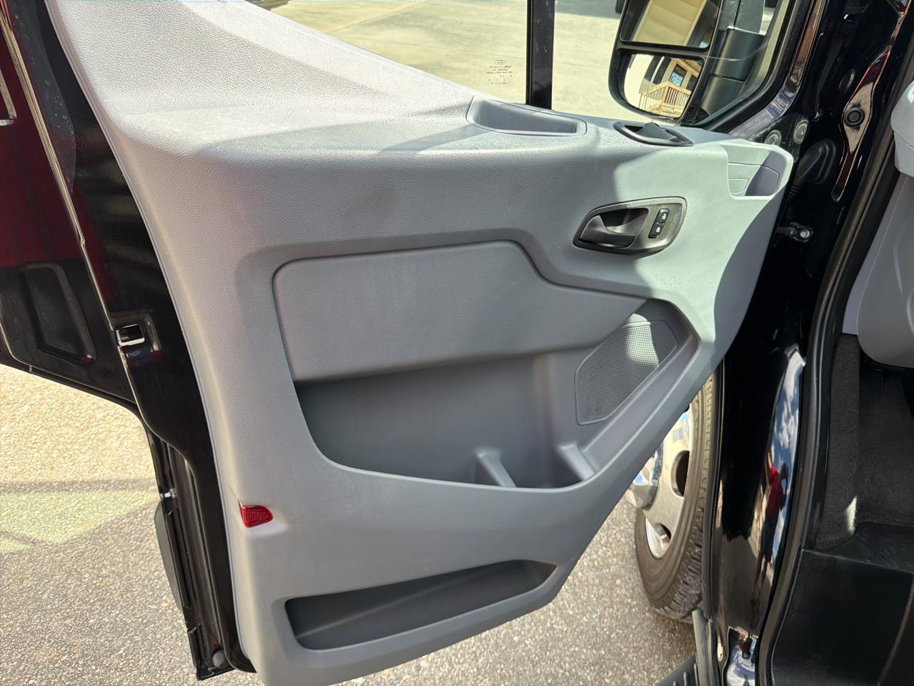 Ford Transit 350 Wagon HD High Roof XL Sliding Pass. 148 WB EL 2018