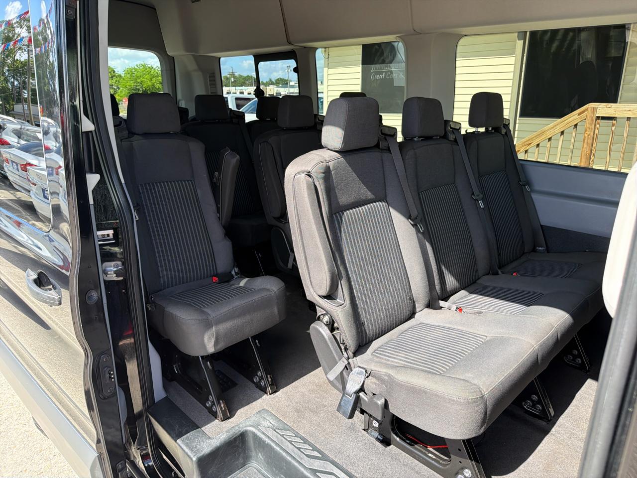 Ford Transit 350 Wagon HD High Roof XL Sliding Pass. 148 WB EL 2018