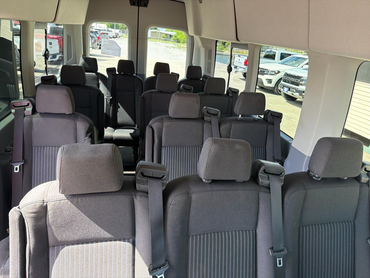 Ford Transit 350 Wagon HD High Roof XL Sliding Pass. 148 WB EL 2018