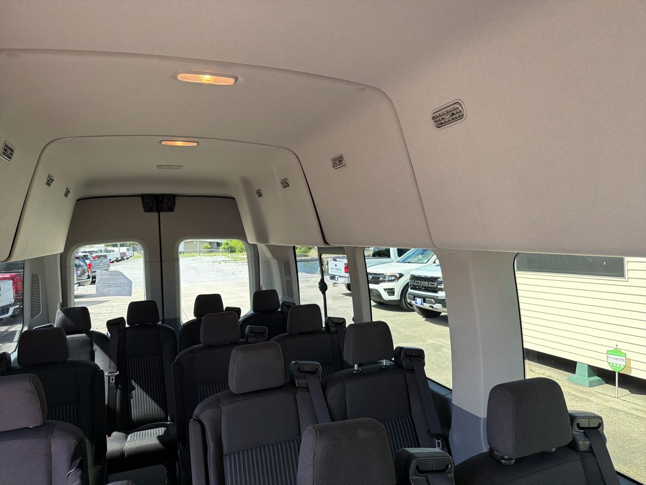 Ford Transit 350 Wagon HD High Roof XL Sliding Pass. 148 WB EL 2018