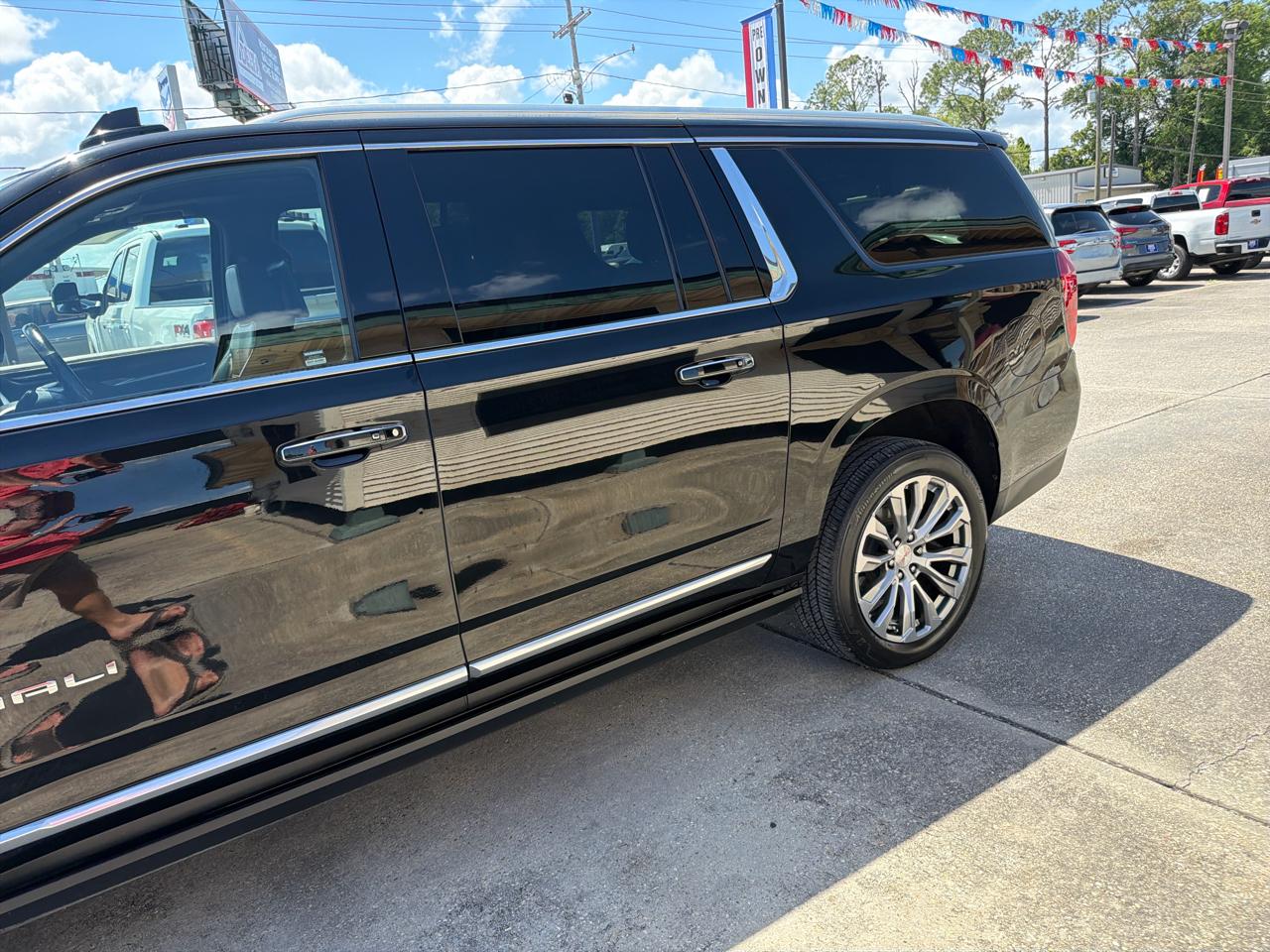 GMC Yukon XL Denali 2WD 2021