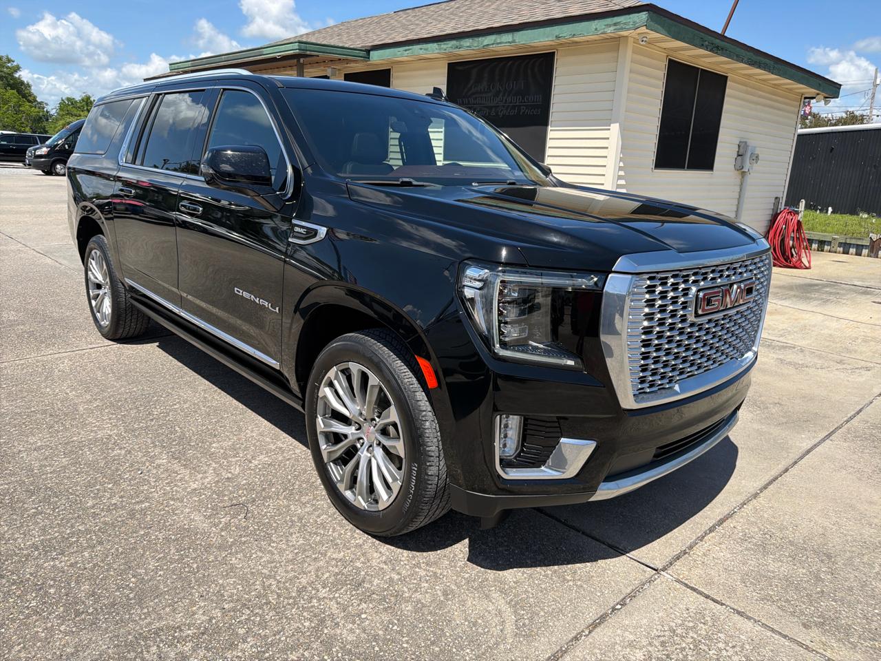 GMC Yukon XL Denali 2WD 2021