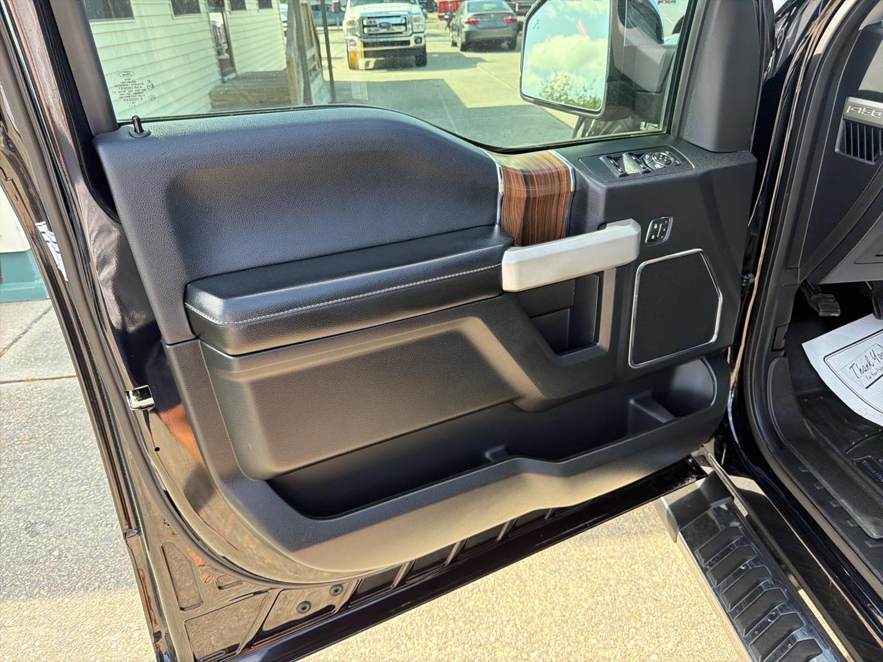 Ford F-150 Lariat 4WD SuperCrew 5.5' Box 2017