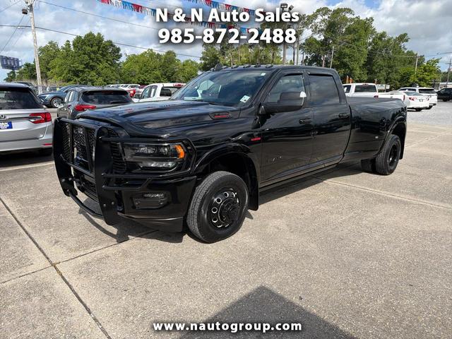 Black 2022 RAM 3500 Limited Crew Cab LB DRW 4WD Pickup Truck Four-Wheel Drive Automatic